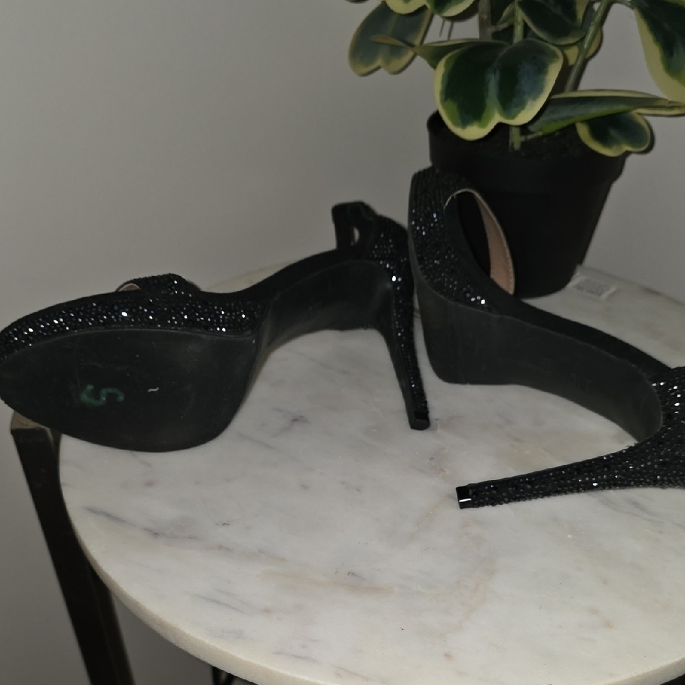 INC International Concepts Black and Tan Heels - Picture 7 of 9